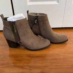 ✨Brown High Heeled Booties✨